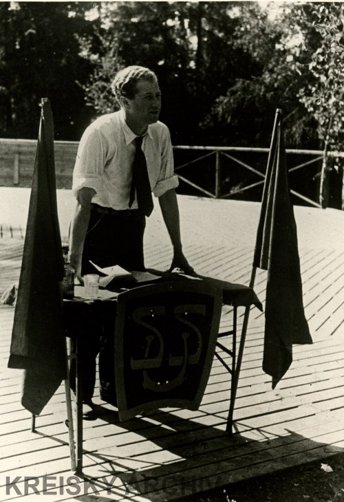 Bruno Kreisky spricht am SSU-Treffen in Rösjön (Schweden), 1943