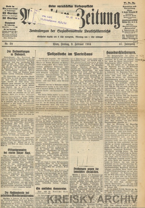 Die AZ stand ab 4.7.1933 unter verschärfter Vorlagepflicht, ab 21.1.1934 durfte sie nicht mehr im Straßenverkauf vertrieben werden, sie wurde per Post an die AbonnentInnen geschickt. Weisse Flecken zeugen von den Eingriffen der Zensurbehörde. 