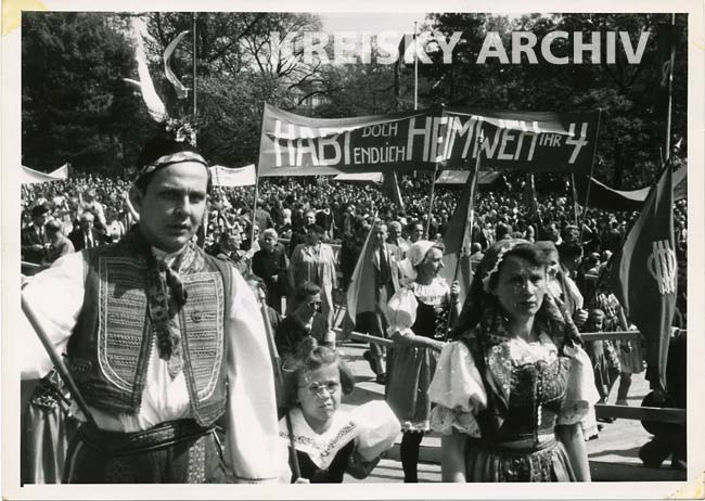 Maiaufmarsch 1952: Tschechische DemonstrationsteilnehmerInnen